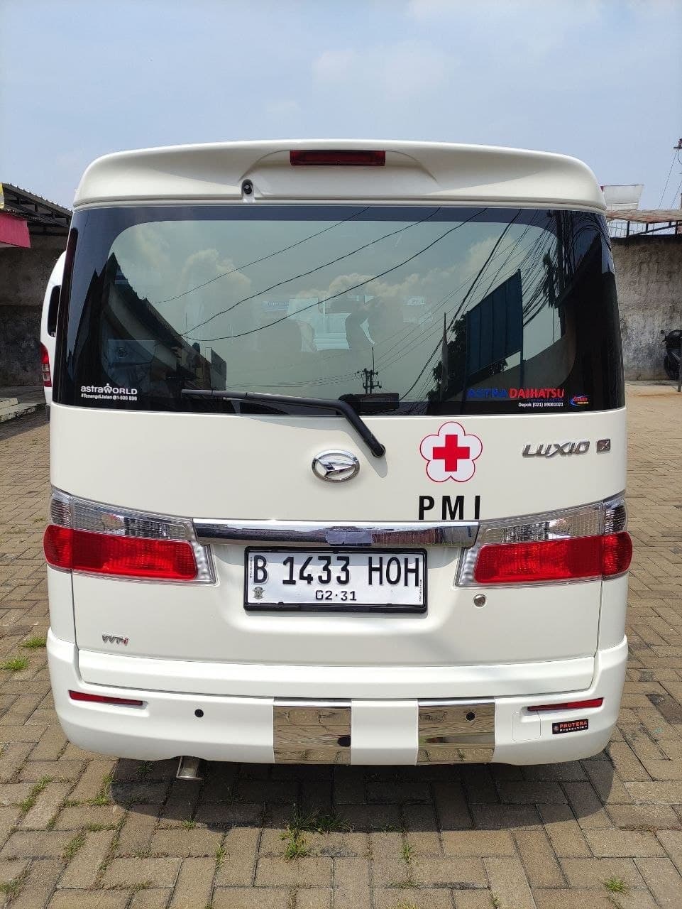 Daihatsu Luxio Ambulance 1