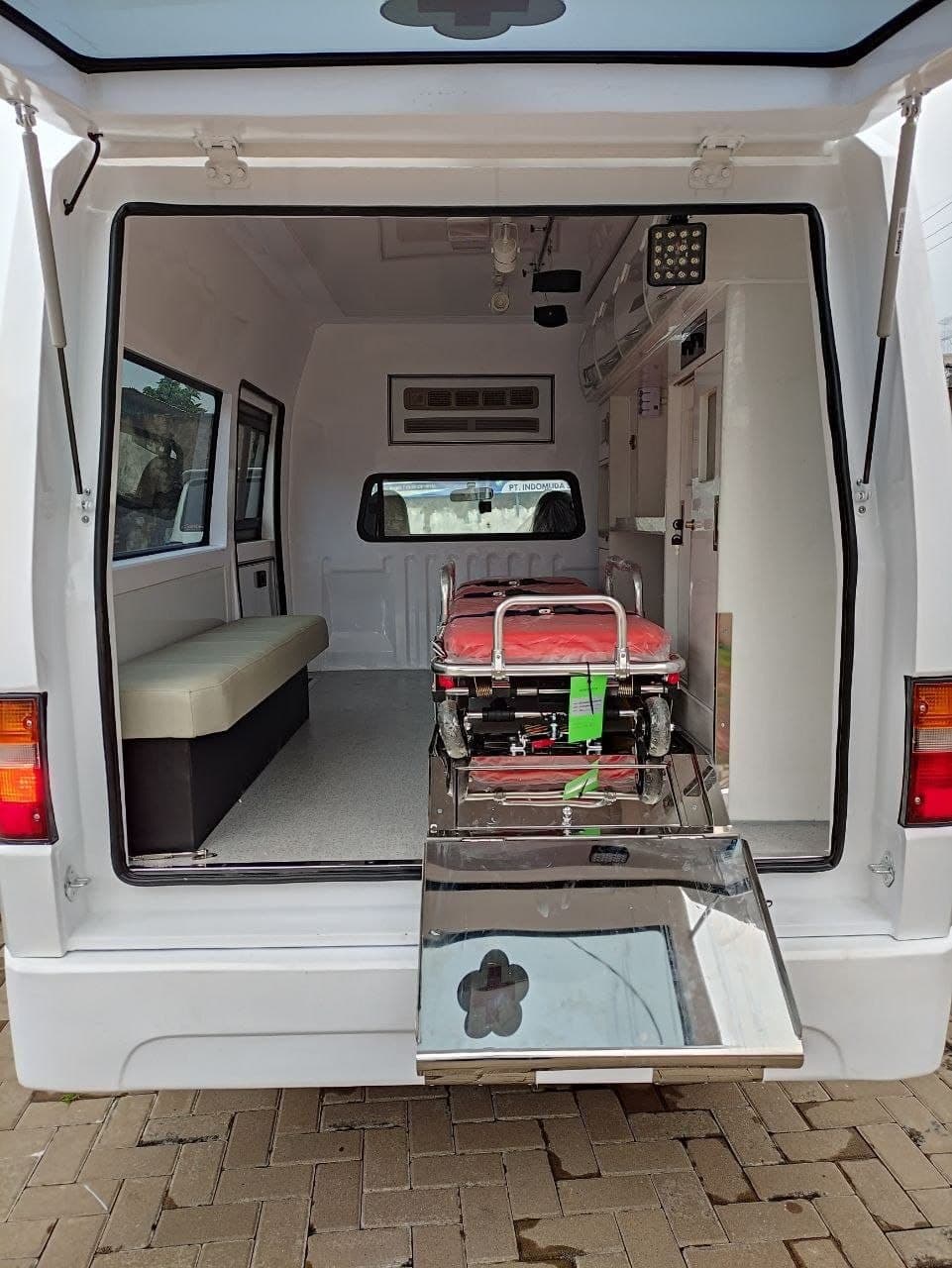 Toyota Rangga Ambulance 4